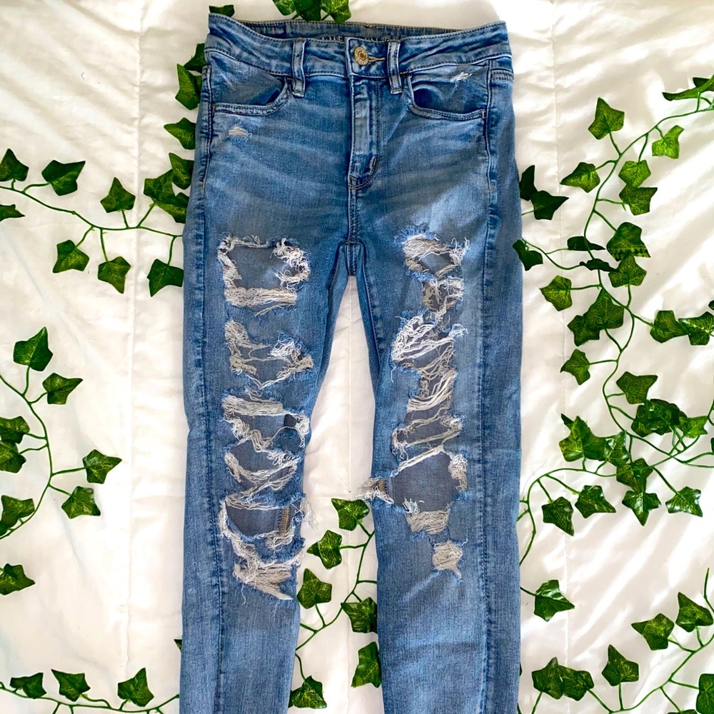 american eagle ripped skinny jeans